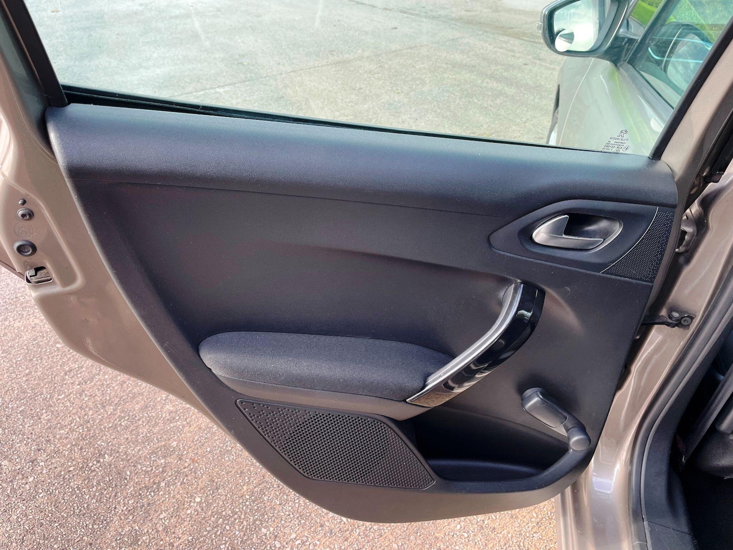 Used Peugeot 208 2014 for sale - 77174701: Photo 28