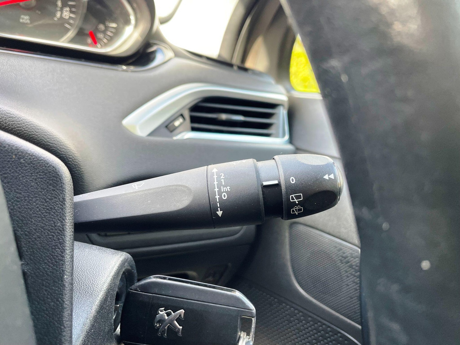 Used Peugeot 208 2014 for sale - 77174701: Photo 39