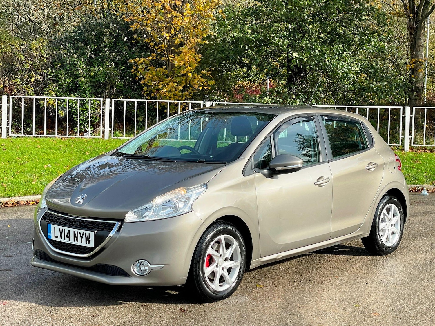 Used Peugeot 208 2014 for sale - 77174701: Photo 5