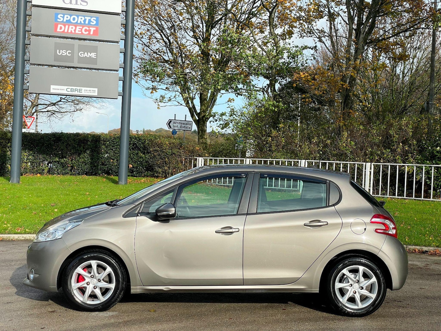 Used Peugeot 208 2014 for sale - 77174701: Photo 6