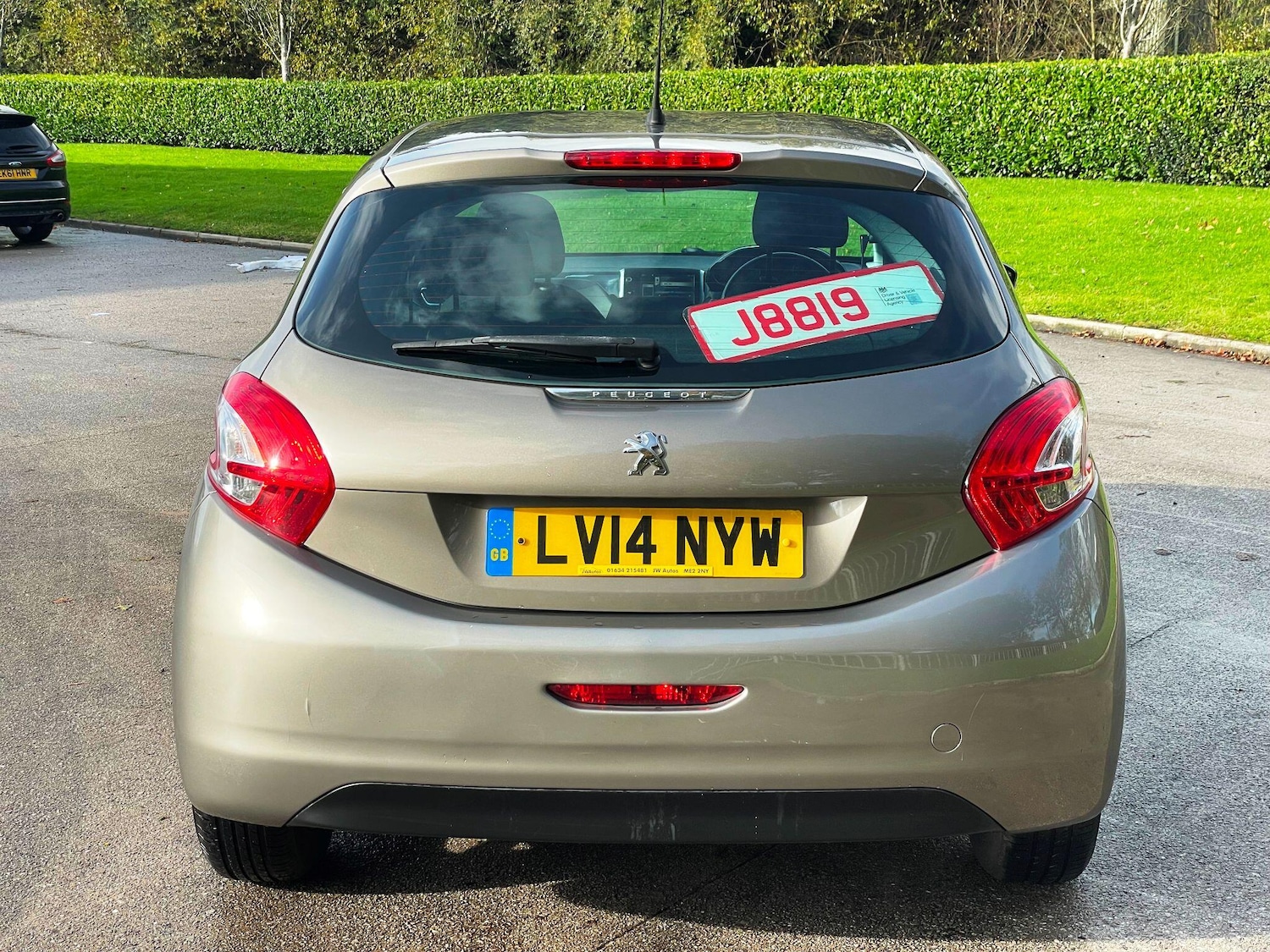 Used Peugeot 208 2014 for sale - 77174701: Photo 8