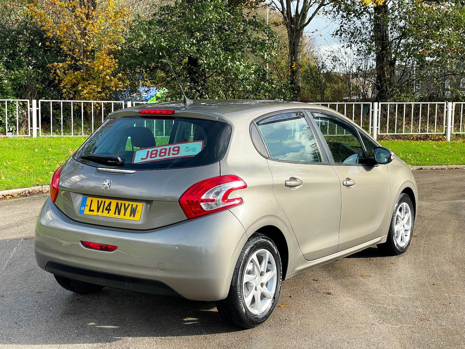 Used Peugeot 208 2014 for sale - 77174701: Photo 9