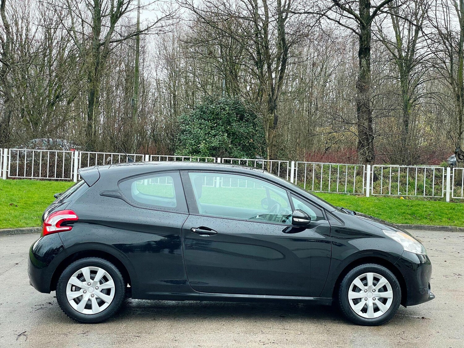 Used Peugeot 208 2012 for sale - 77478652: Photo 10