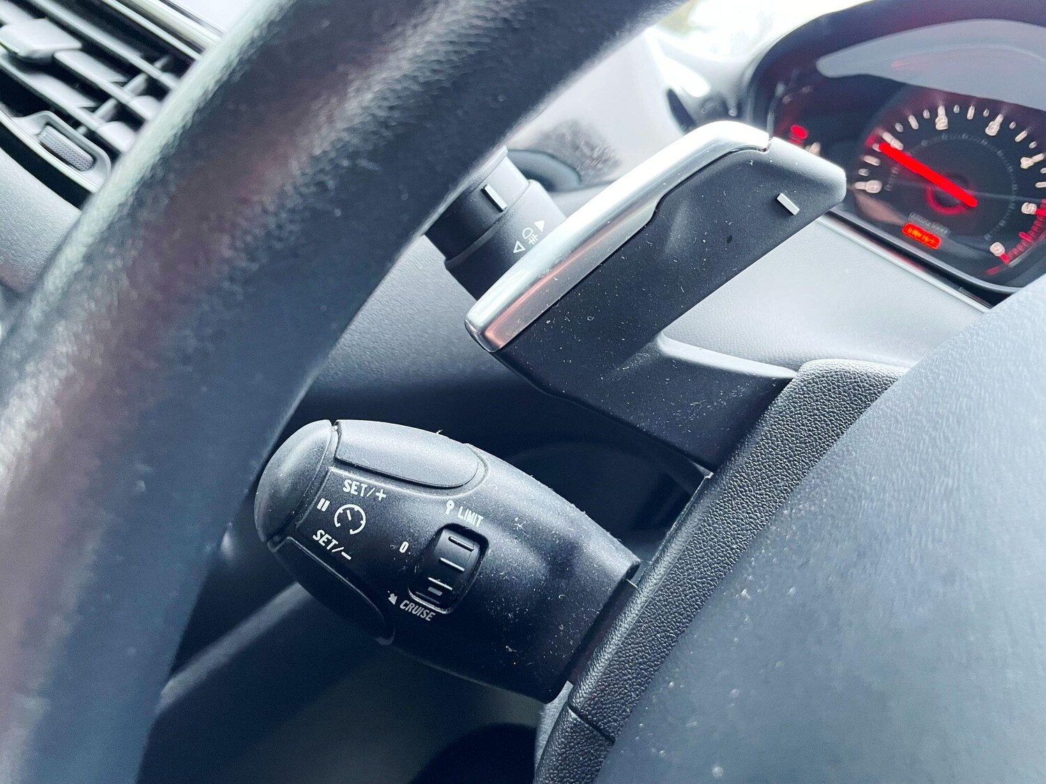 Used Peugeot 208 2012 for sale - 77478652: Photo 34