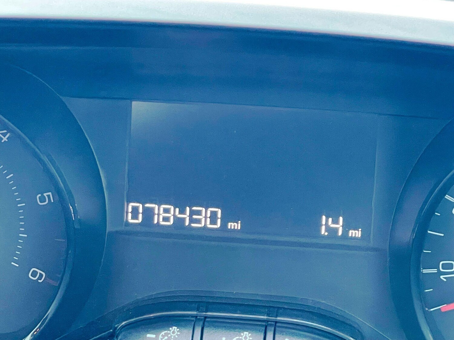 Used Peugeot 208 2012 for sale - 77478652: Photo 36