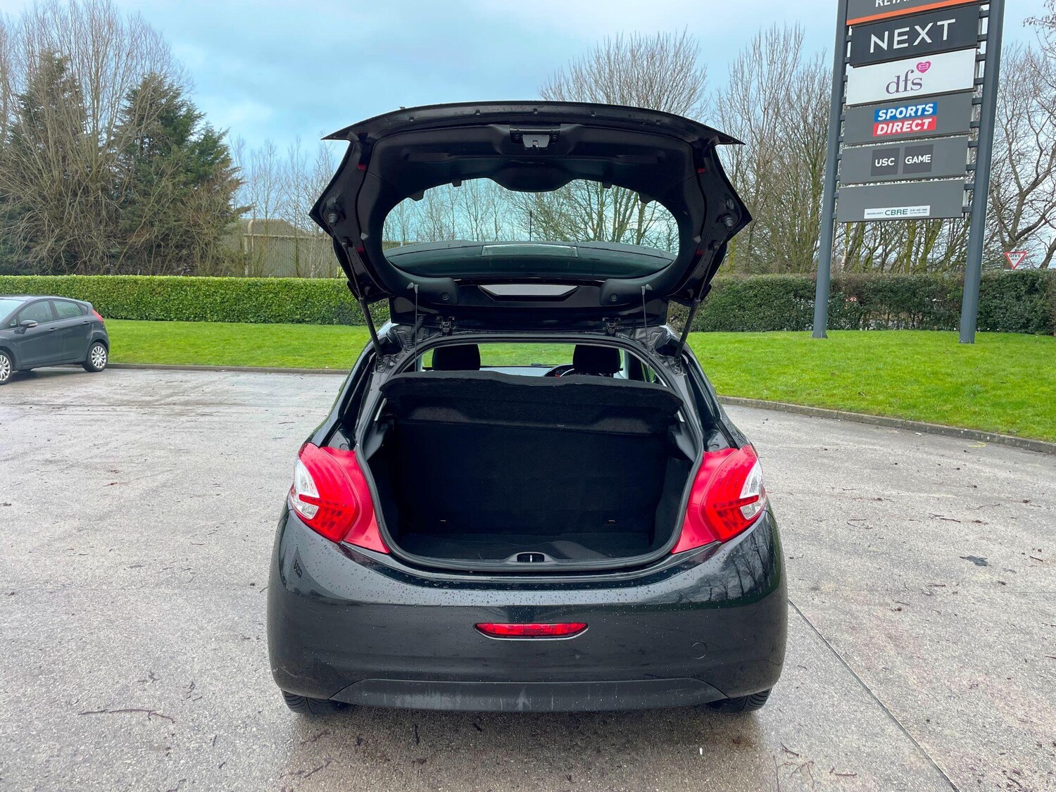 Used Peugeot 208 2012 for sale - 77478652: Photo 42