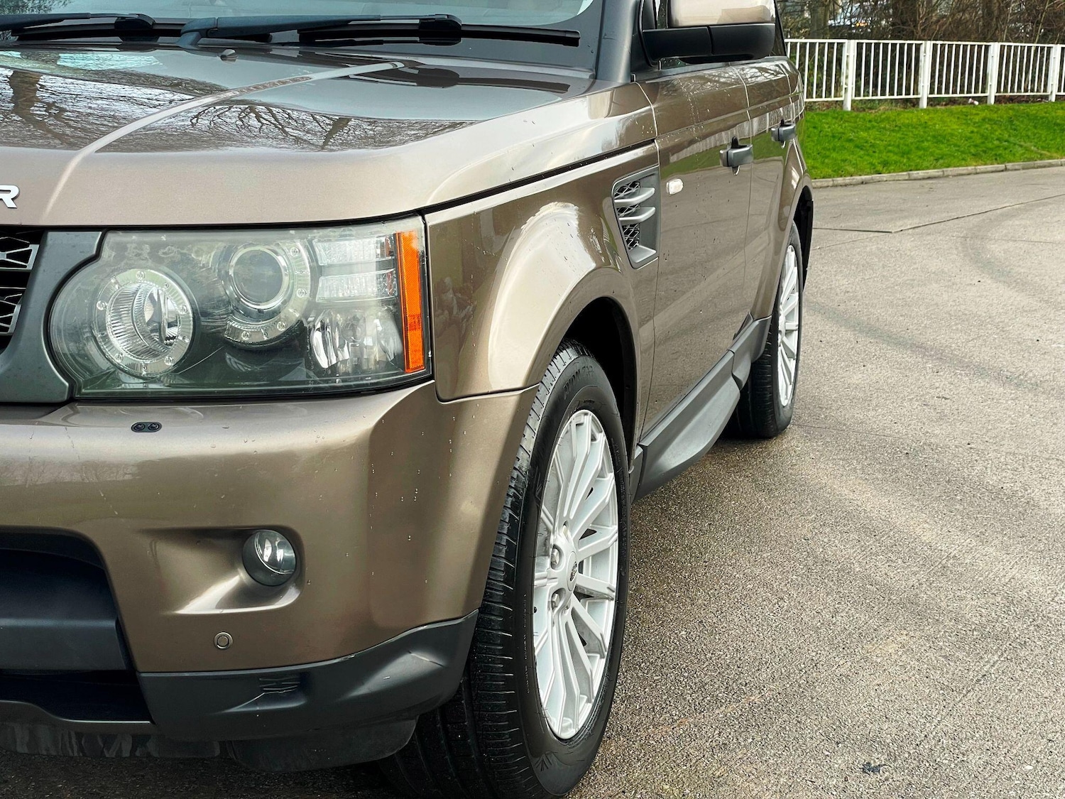 Used Land Rover Range Rover Sport 2010 for sale - 77237867: Photo 14