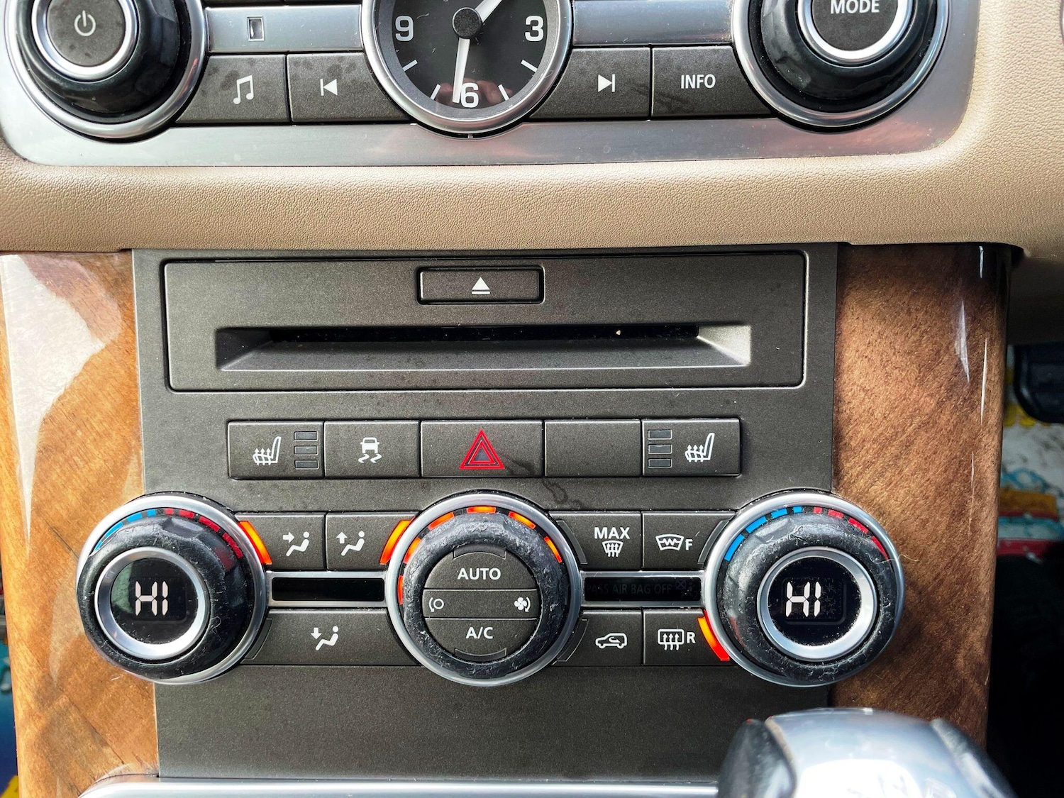 Used Land Rover Range Rover Sport 2010 for sale - 77237867: Photo 47