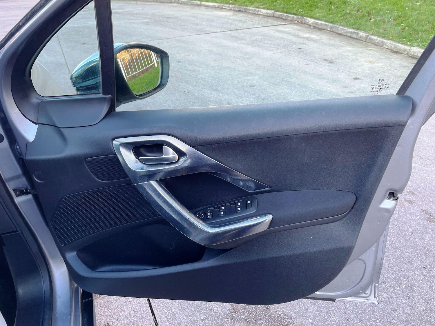 Used Peugeot 2008 2014 for sale - 77174759: Photo 25