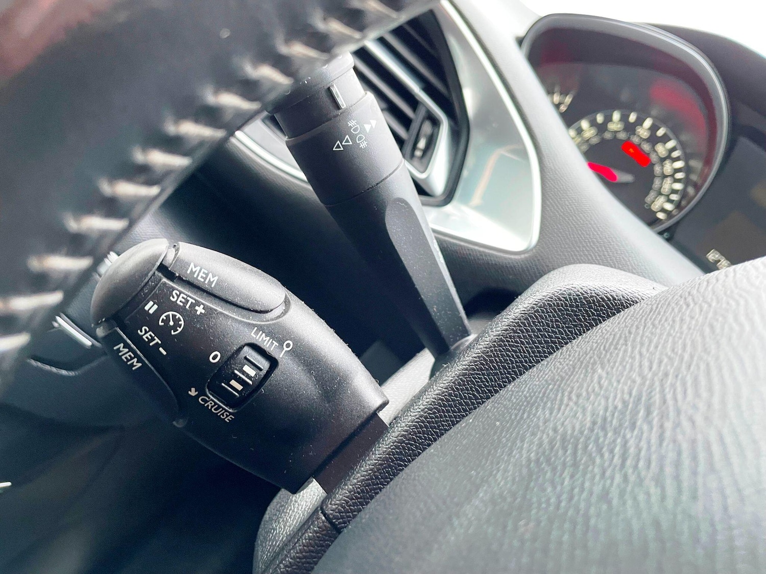 Used Peugeot 308 for sale - 77242804: Photo 38