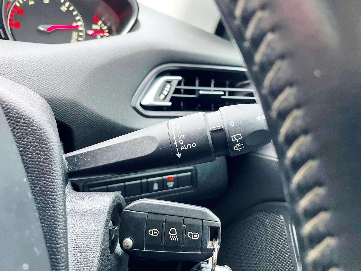 Used Peugeot 308 for sale - 77242804: Photo 39