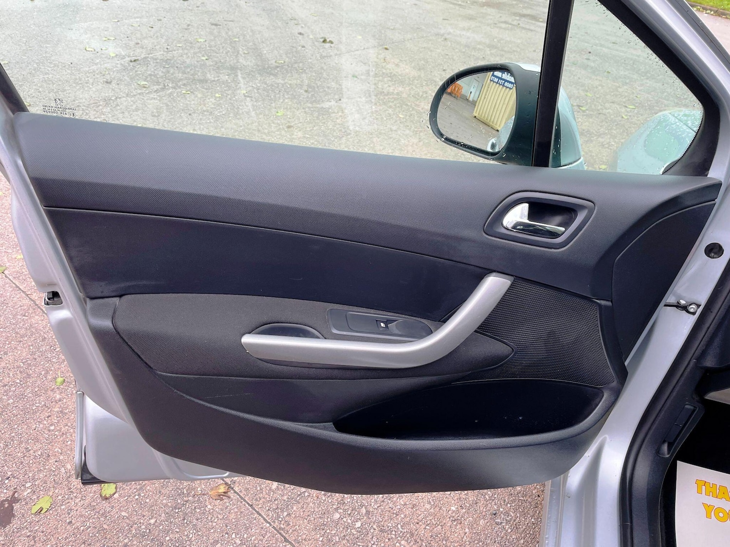 Used Peugeot 308 2012 for sale - 77174764: Photo 25