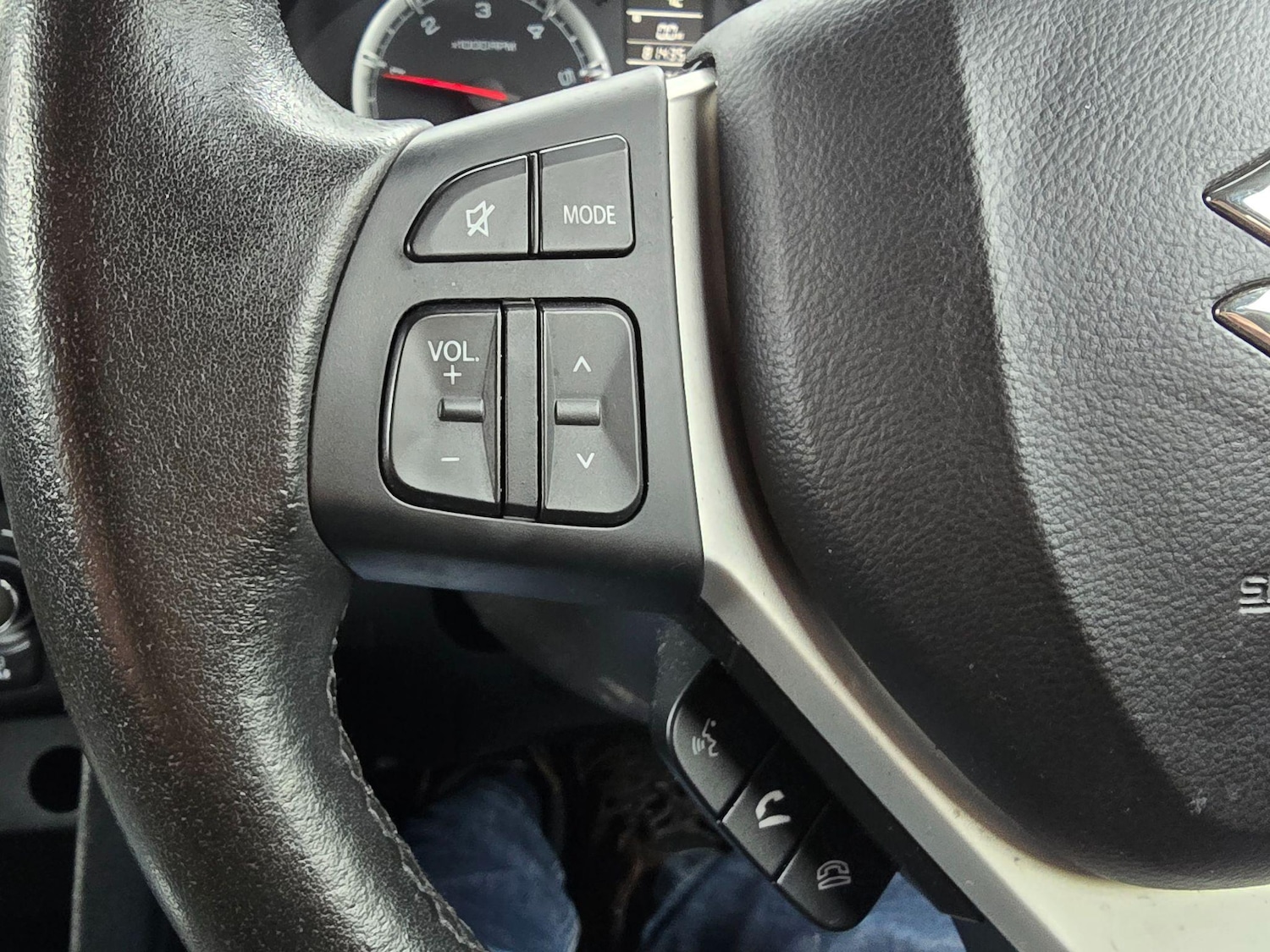 Used Suzuki Swift 2014 for sale - 77174832: Photo 46