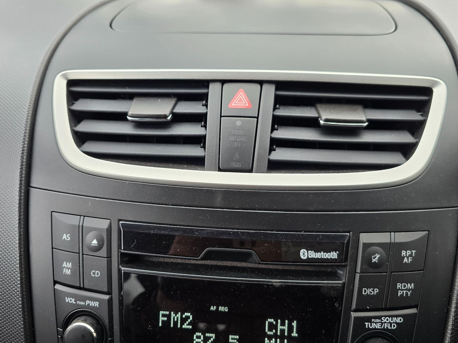 Used Suzuki Swift 2014 for sale - 77174832: Photo 52