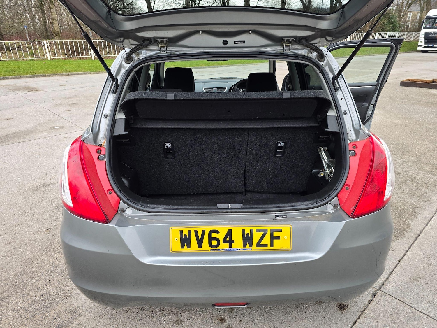 Used Suzuki Swift 2014 for sale - 77174832: Photo 57