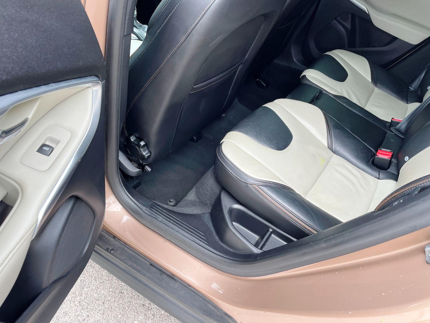 Used Volvo V40 2014 for sale - 77174853: Photo 11