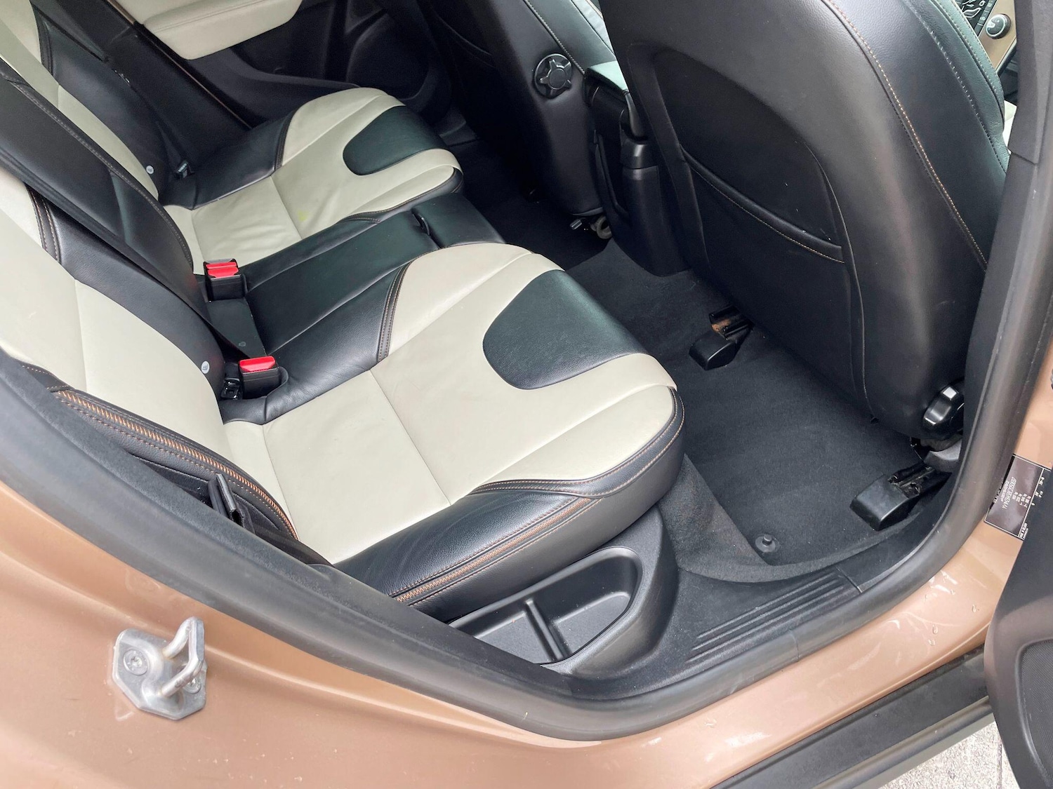 Used Volvo V40 2014 for sale - 77174853: Photo 17