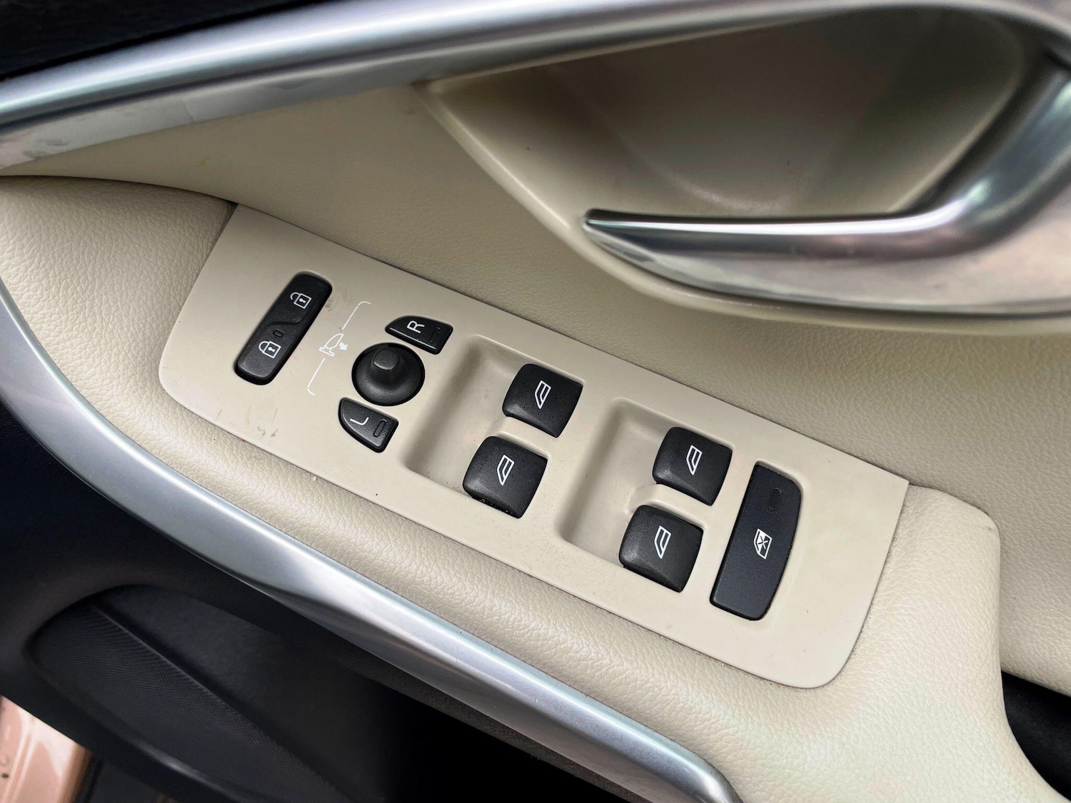 Used Volvo V40 2014 for sale - 77174853: Photo 20