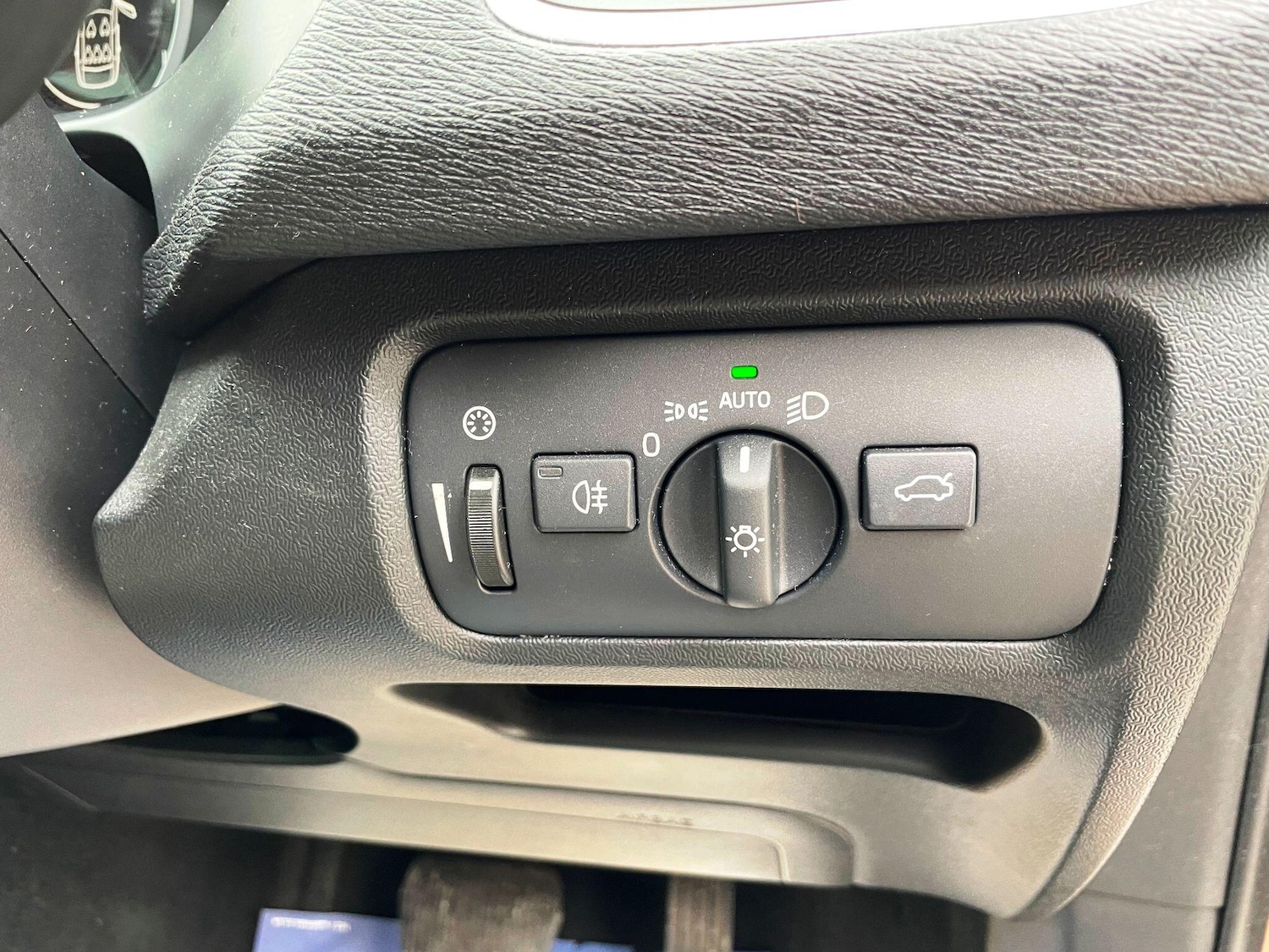 Used Volvo V40 2014 for sale - 77174853: Photo 21