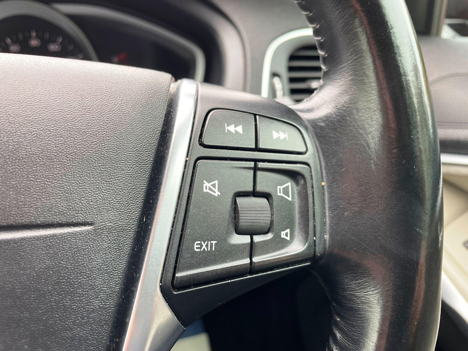 Used Volvo V40 2014 for sale - 77174853: Photo 22