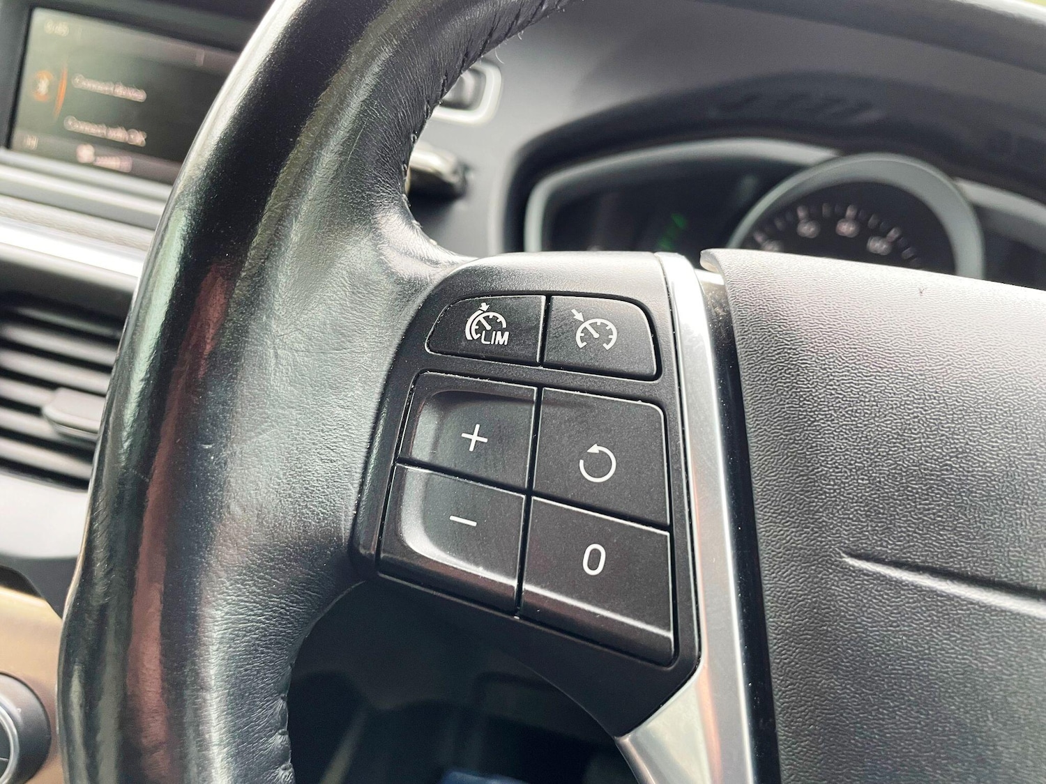 Used Volvo V40 2014 for sale - 77174853: Photo 23