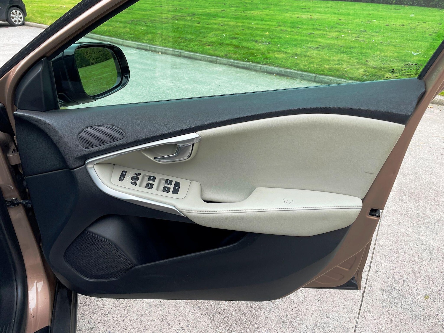 Used Volvo V40 2014 for sale - 77174853: Photo 26