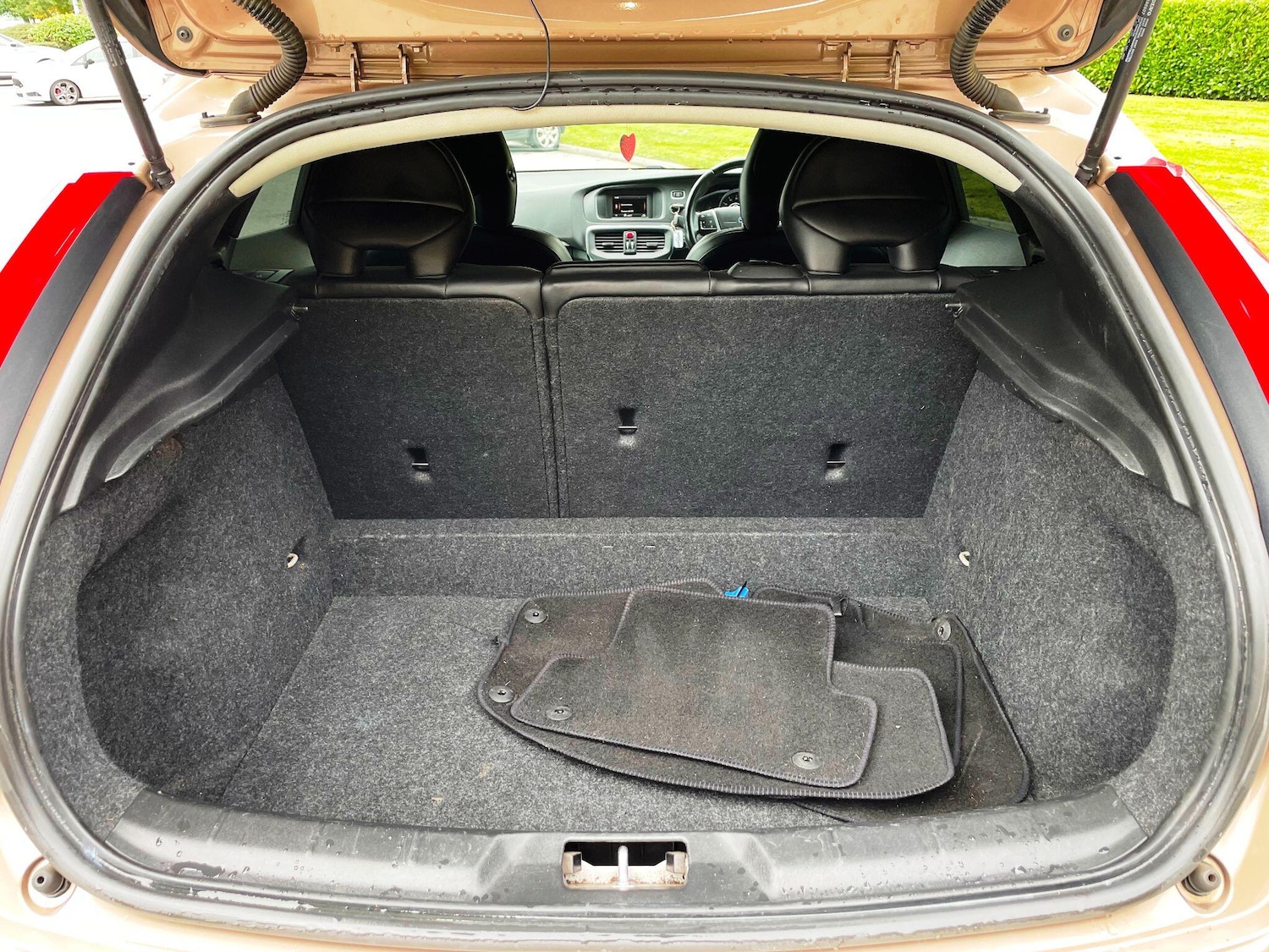 Used Volvo V40 2014 for sale - 77174853: Photo 41