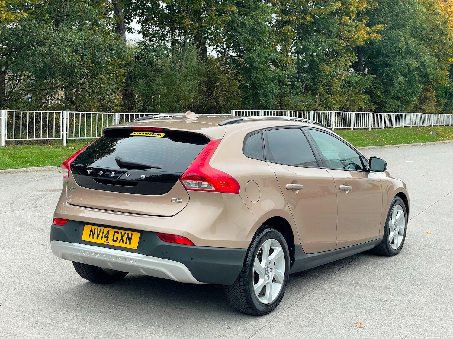 Used Volvo V40 2014 for sale - 77174853: Photo 7
