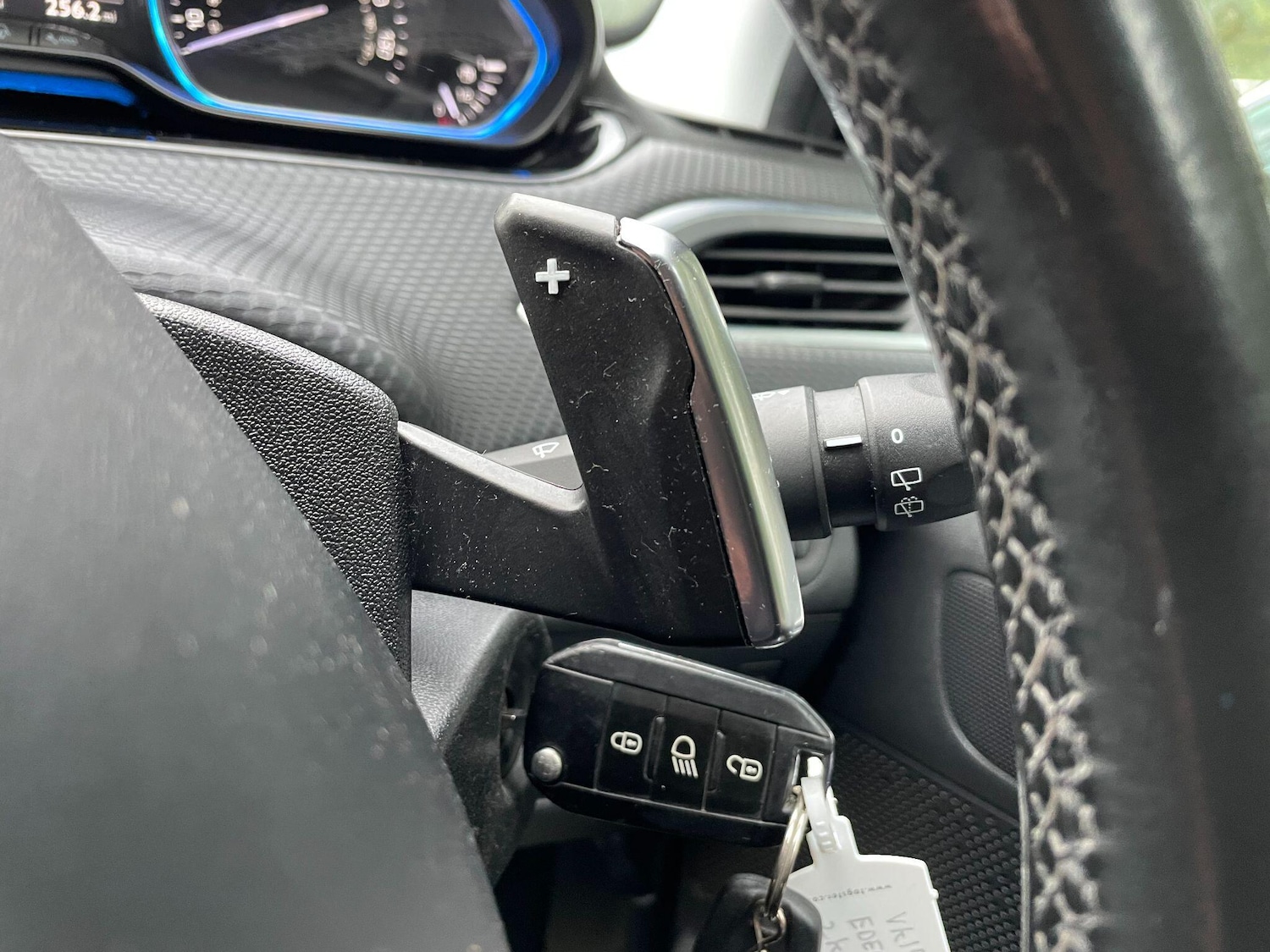 Used Peugeot 2008 2015 for sale - 77174800: Photo 21