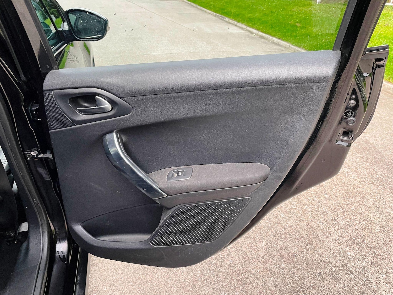 Used Peugeot 2008 2015 for sale - 77174800: Photo 24