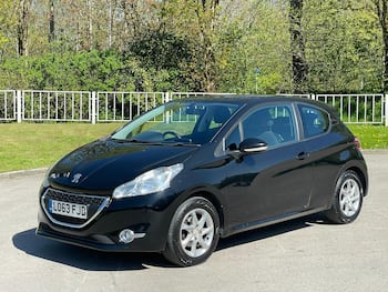 Used Peugeot 208 2014 for sale - 79681138: Photo