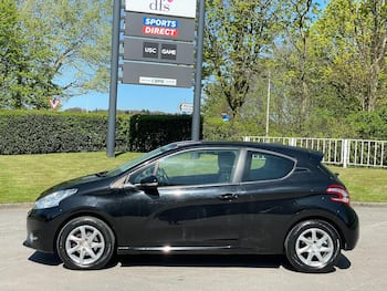 Used Peugeot 208 2014 for sale - 79681138: Photo