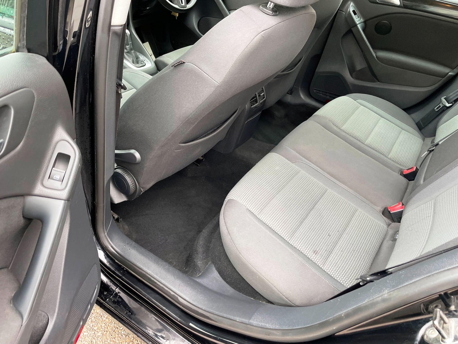 Used Volkswagen Golf 2011 for sale - 77892788: Photo 31