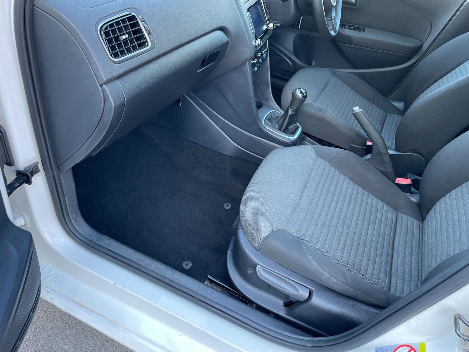 Used Volkswagen Polo 2013 for sale - 77939514: Photo 42