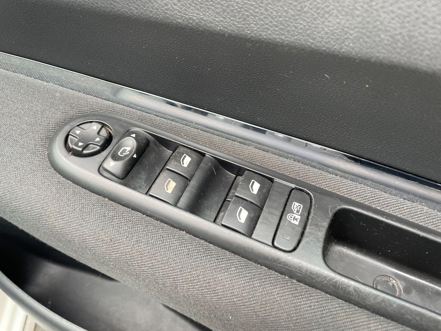 Used Peugeot 3008 2013 for sale - 77174730: Photo 23