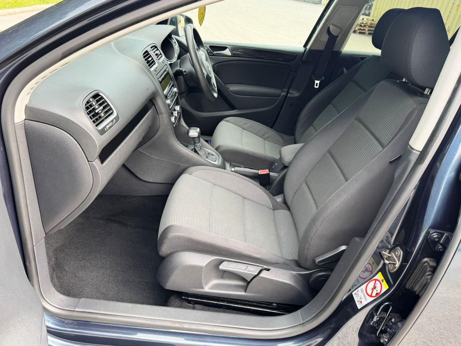 Used Volkswagen Golf 2009 for sale - 77174693: Photo 39