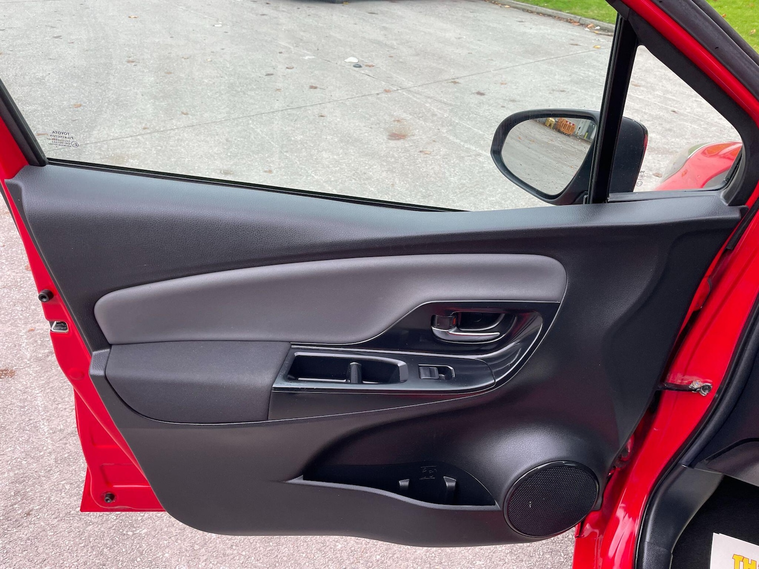 Used Toyota Yaris 2015 for sale - 77174702: Photo 29