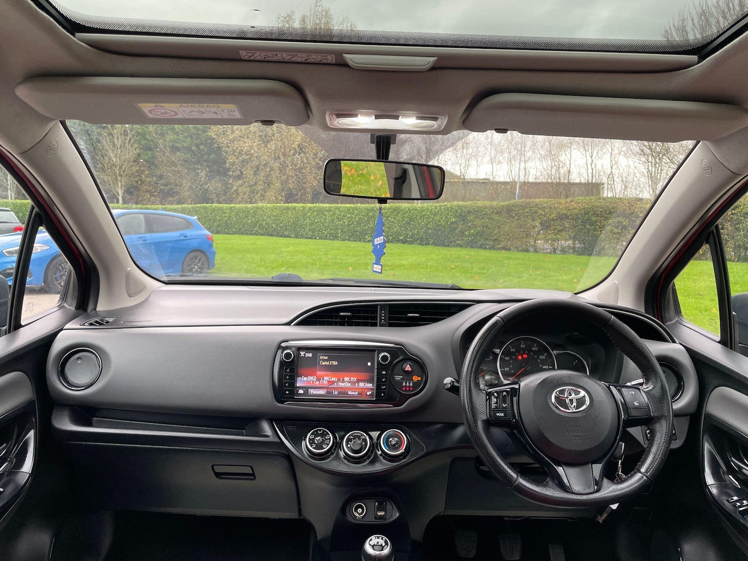 Used Toyota Yaris 2015 for sale - 77174702: Photo 38