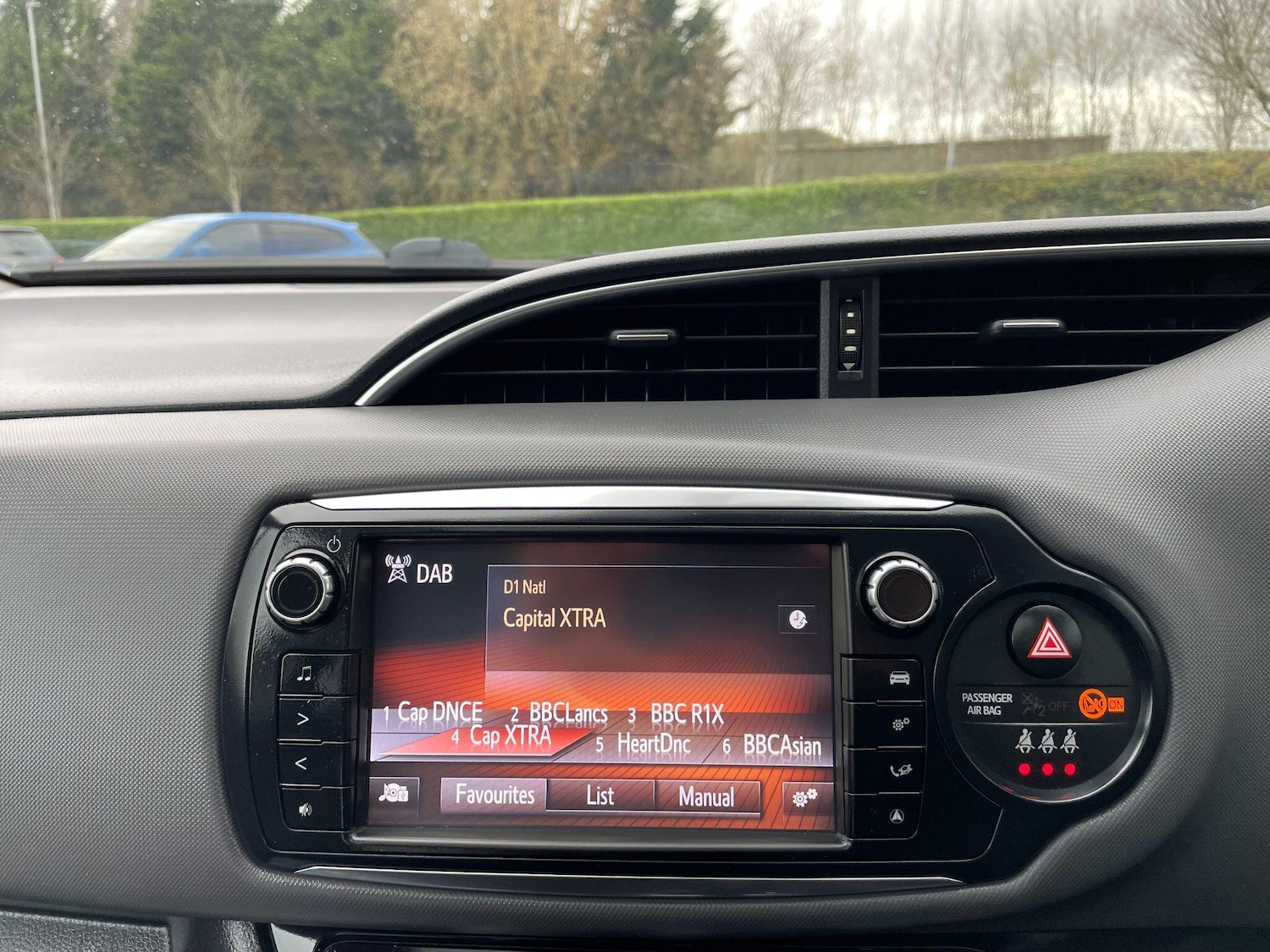 Used Toyota Yaris 2015 for sale - 77174702: Photo 44