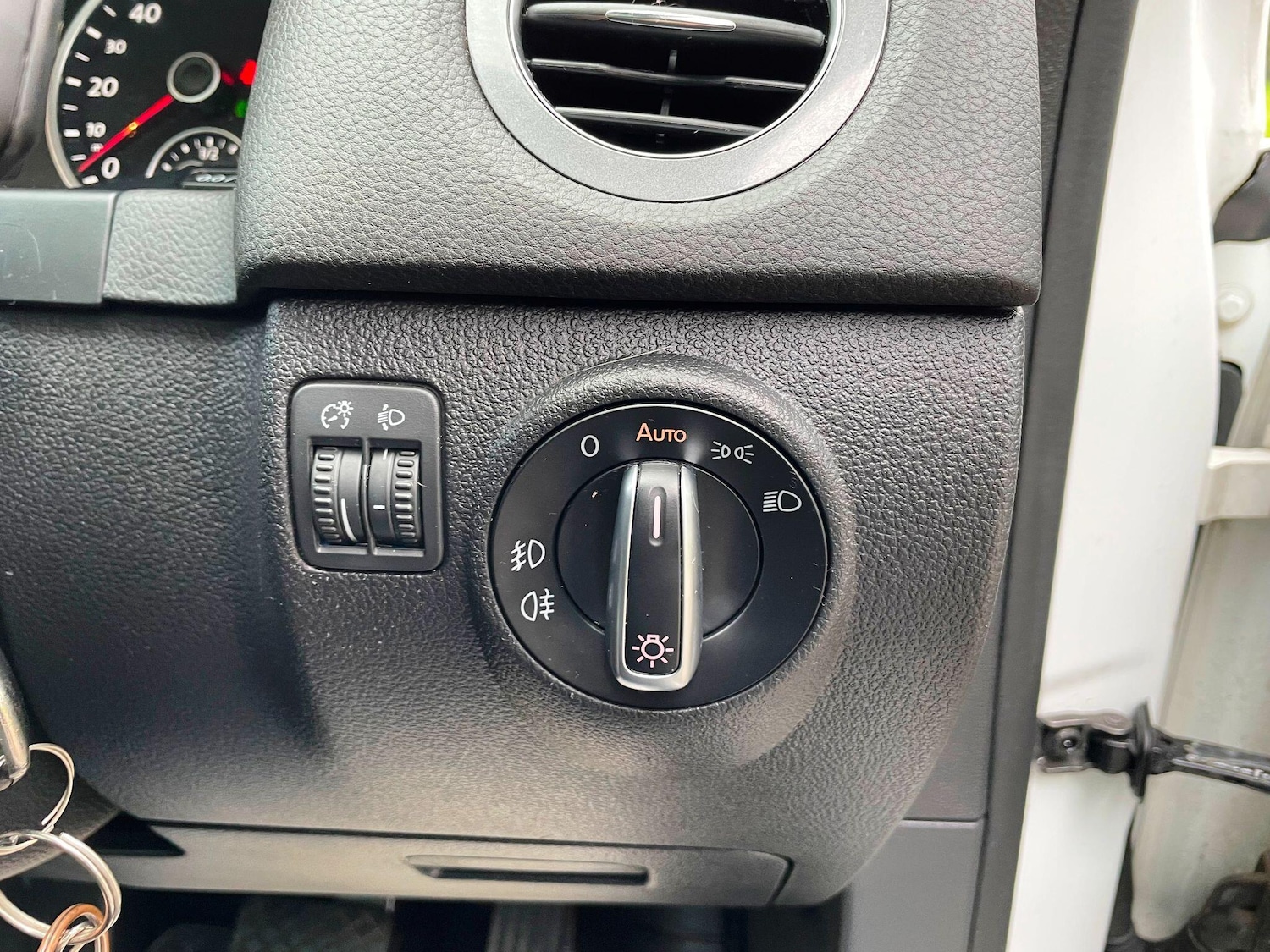 Used Volkswagen Tiguan 2014 for sale - 77839720: Photo 44