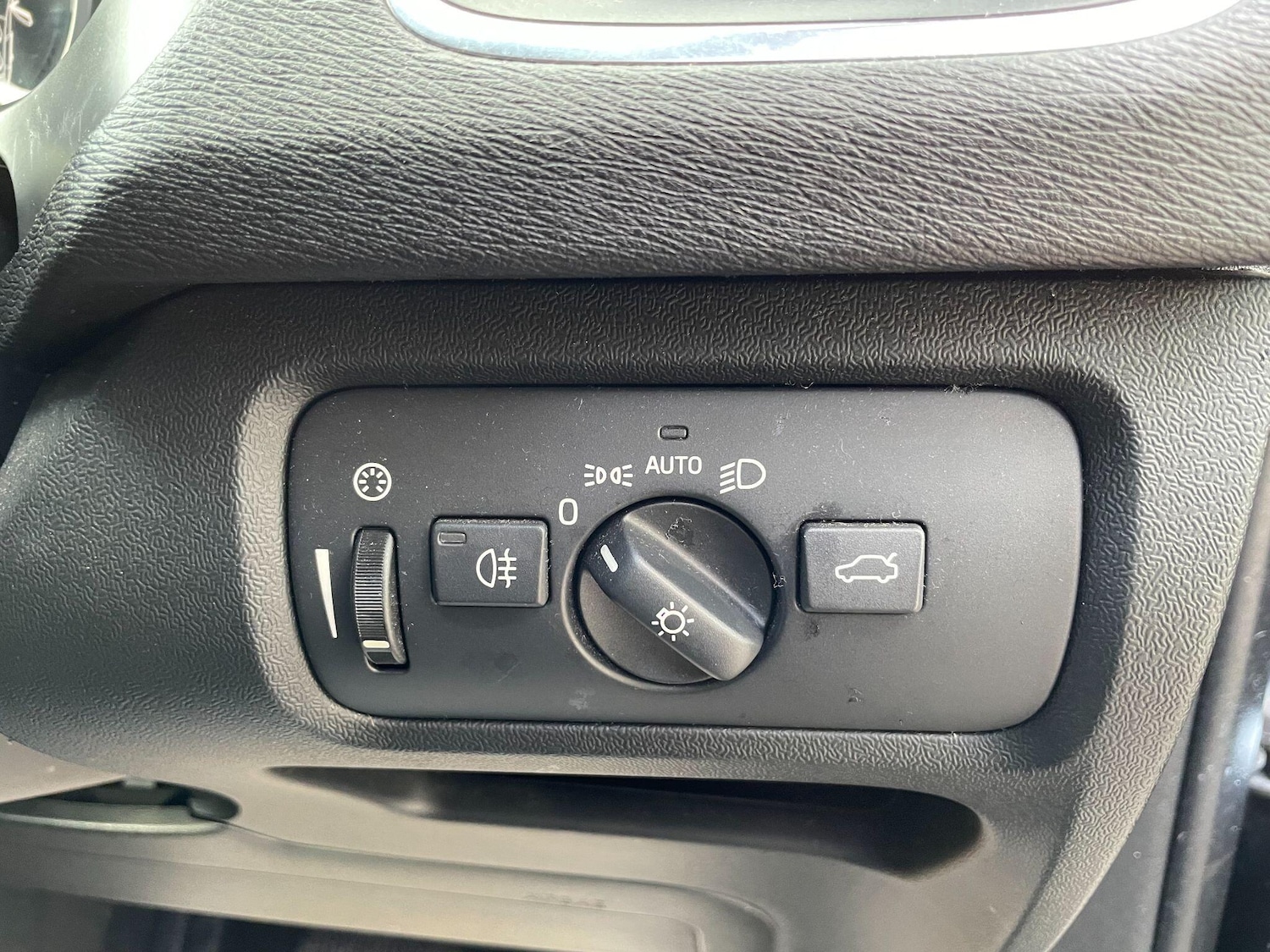 Used Volvo V40 2014 for sale - 77174742: Photo 46