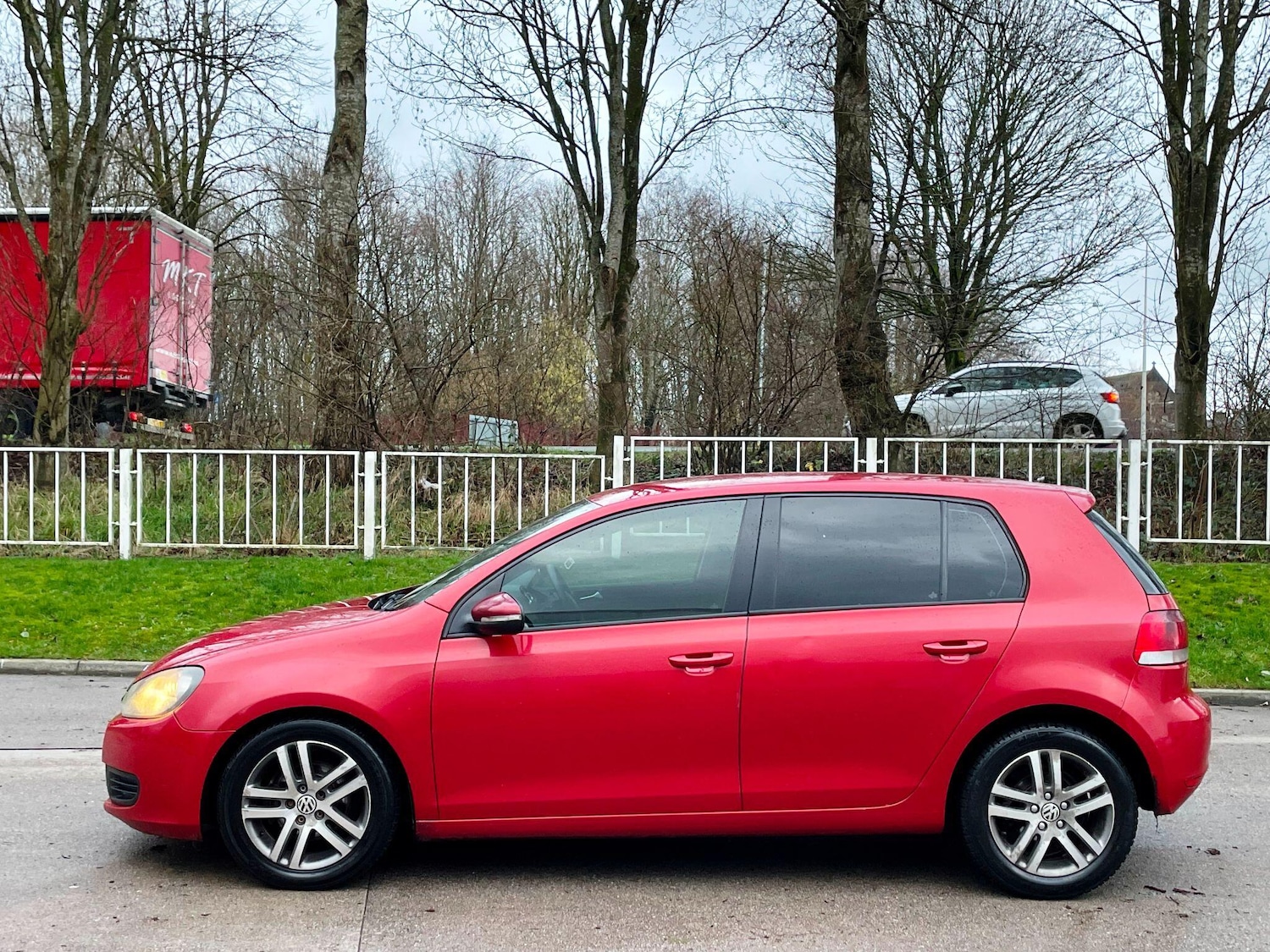 Used Volkswagen Golf 2010 for sale - 77559109: Photo 5