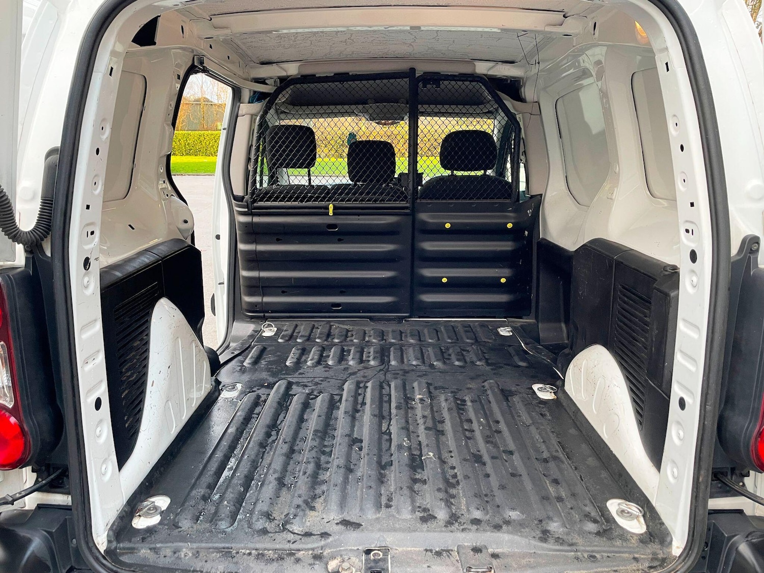 Used Peugeot Partner 2017 for sale - 77625729: Photo 39