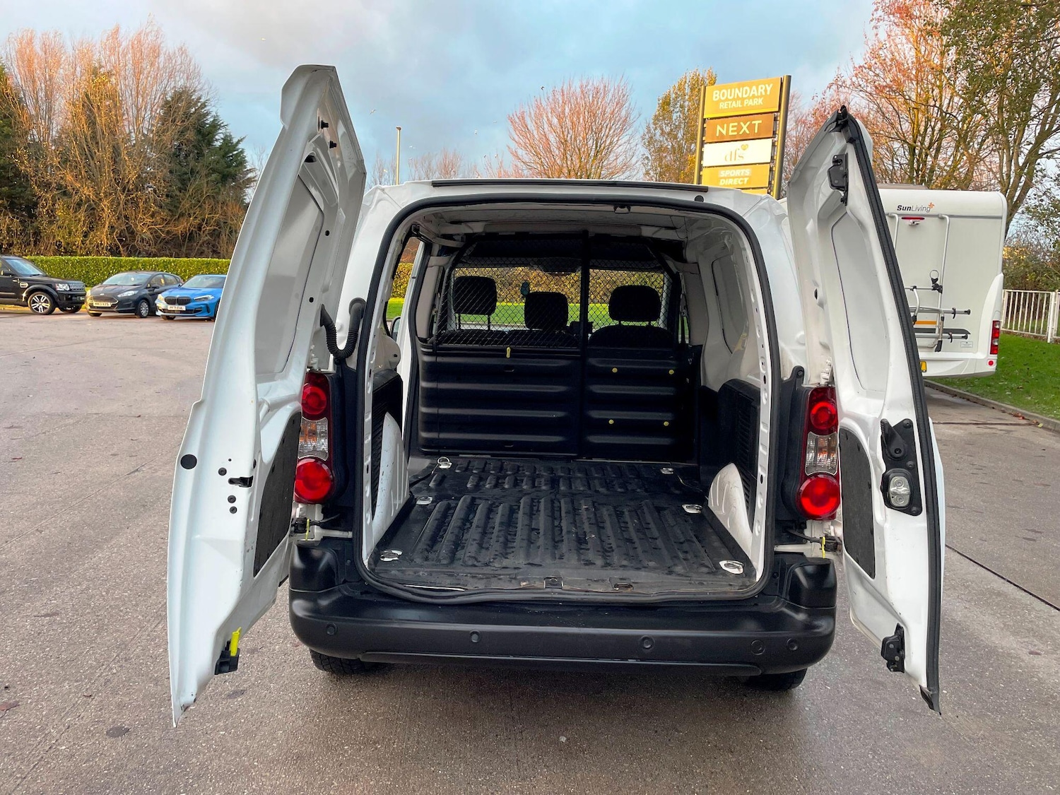 Used Peugeot Partner 2017 for sale - 77625729: Photo 40