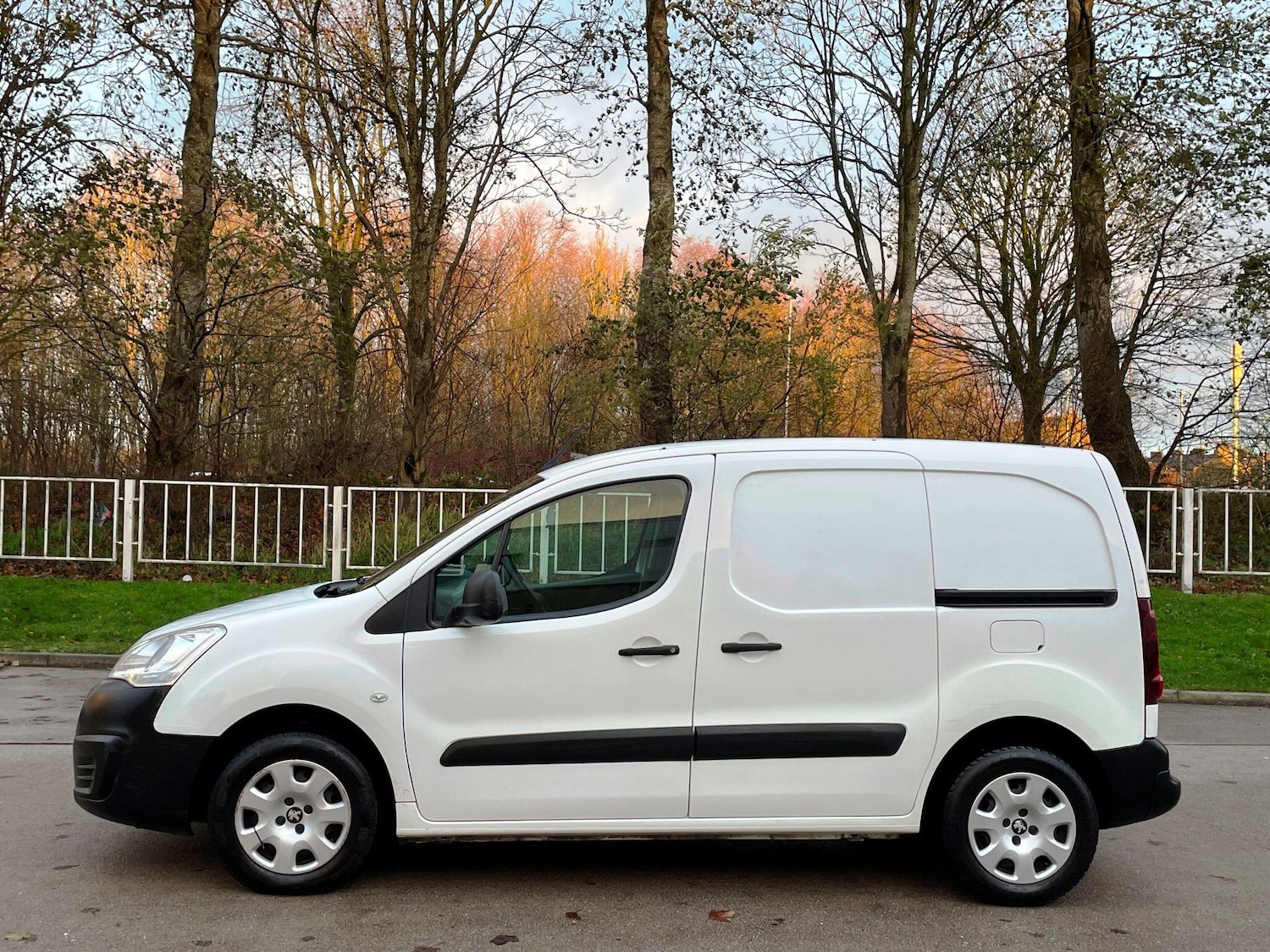 Used Peugeot Partner 2017 for sale - 77625729: Photo 6