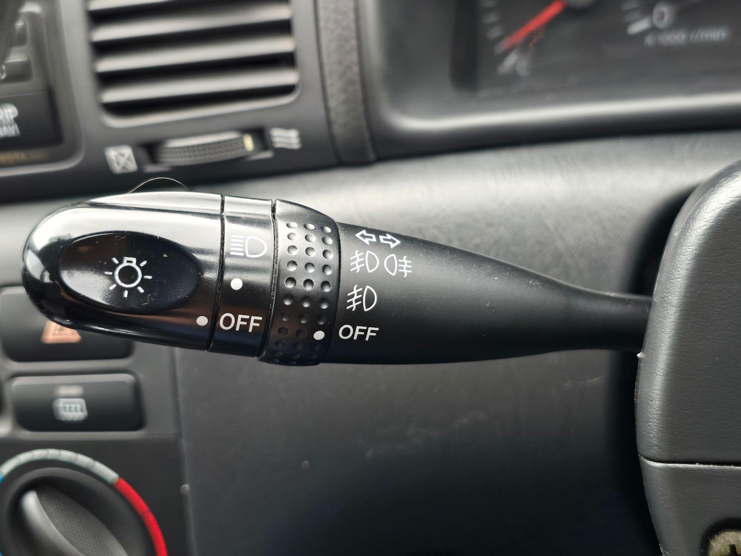 Used Toyota Corolla 2003 for sale - 77839893: Photo 33