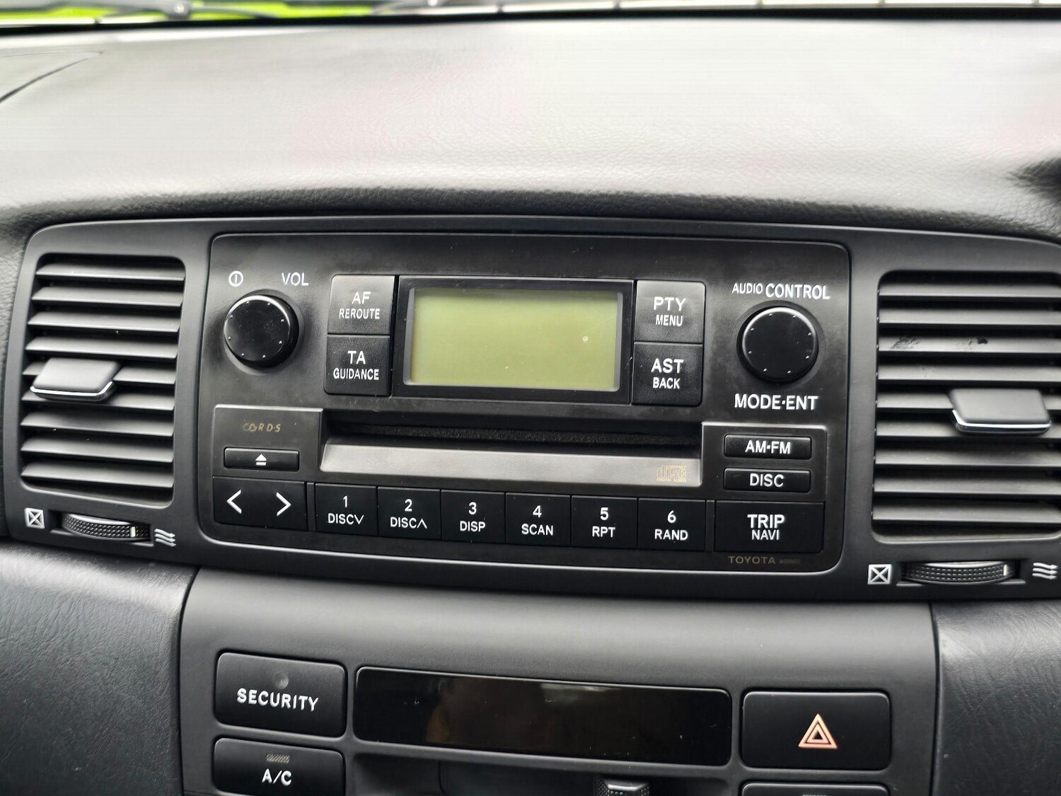 Used Toyota Corolla 2003 for sale - 77839893: Photo 37