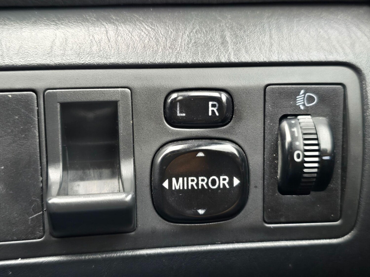 Used Toyota Corolla 2003 for sale - 77839893: Photo 40