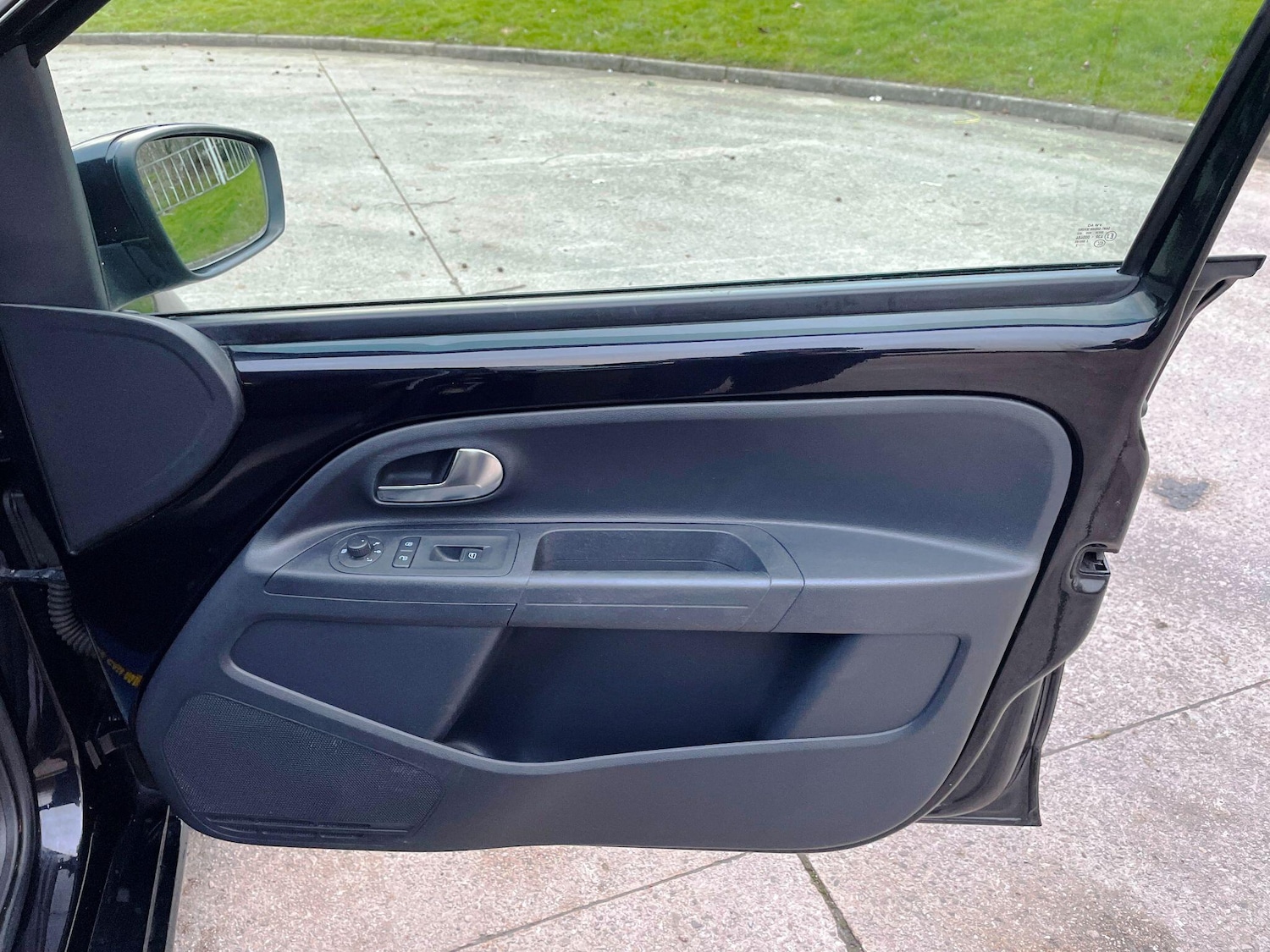 Used Volkswagen up! 2013 for sale - 77400874: Photo 21