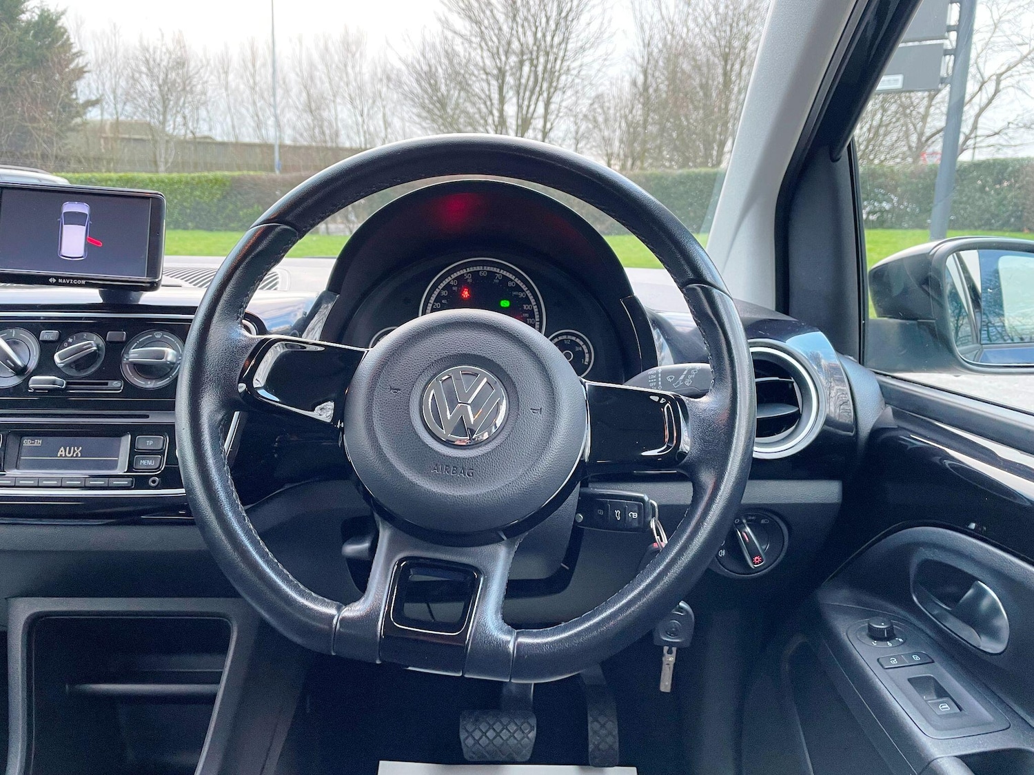 Used Volkswagen up! 2013 for sale - 77400874: Photo 47